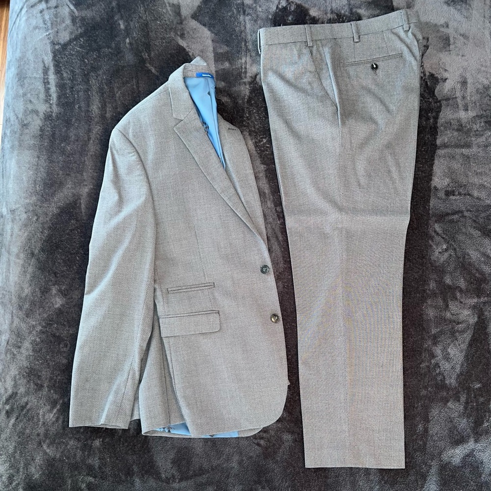 Men's Gray Suit - Jacket 42R and Pants 36x30 SLIM FIT - Picture 10 of 16